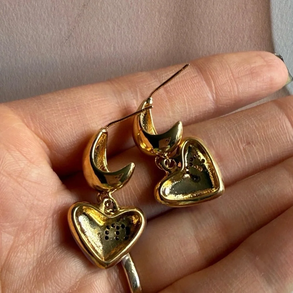 Miu Miu Lavender Heart Earrings with Gold Detail - Picture 4 of 4